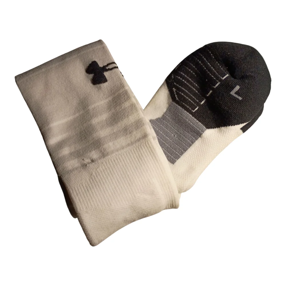 Under Armour Athletic Socks White and Black Performance Cushioning Soccer SOCKS